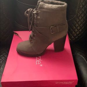 Shoe dazzle booties 9.5